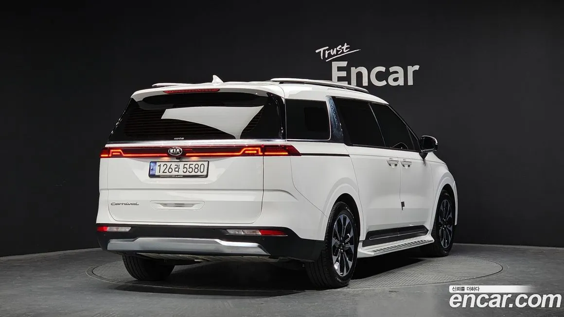 Kia Carnival — фото 3