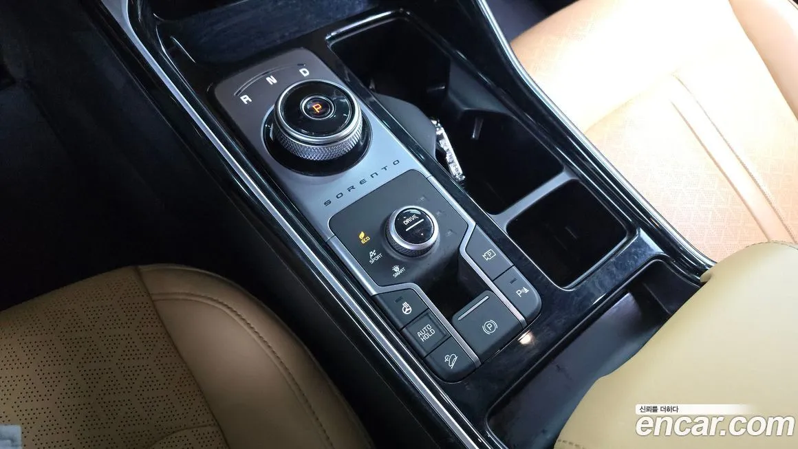 Kia Sorento — фото 7