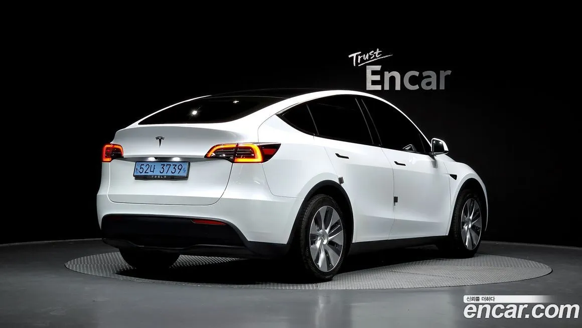 Tesla Model Y — фото 4