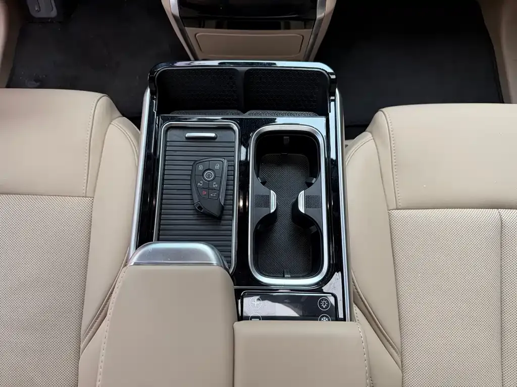 Buick GL8 Hybrid — фото 10