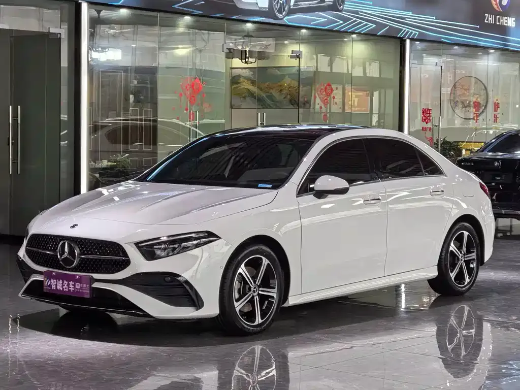 Mercedes-Benz A-Class — фото 1