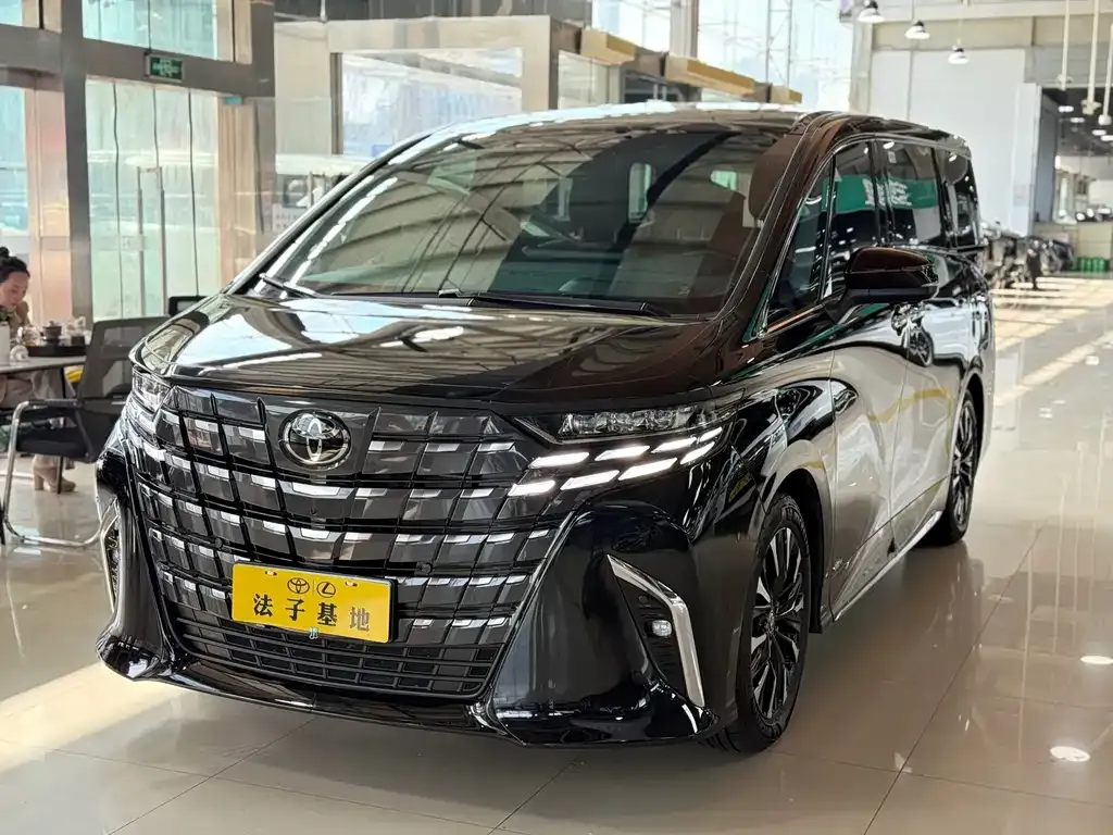 Toyota Alphard — фото 9