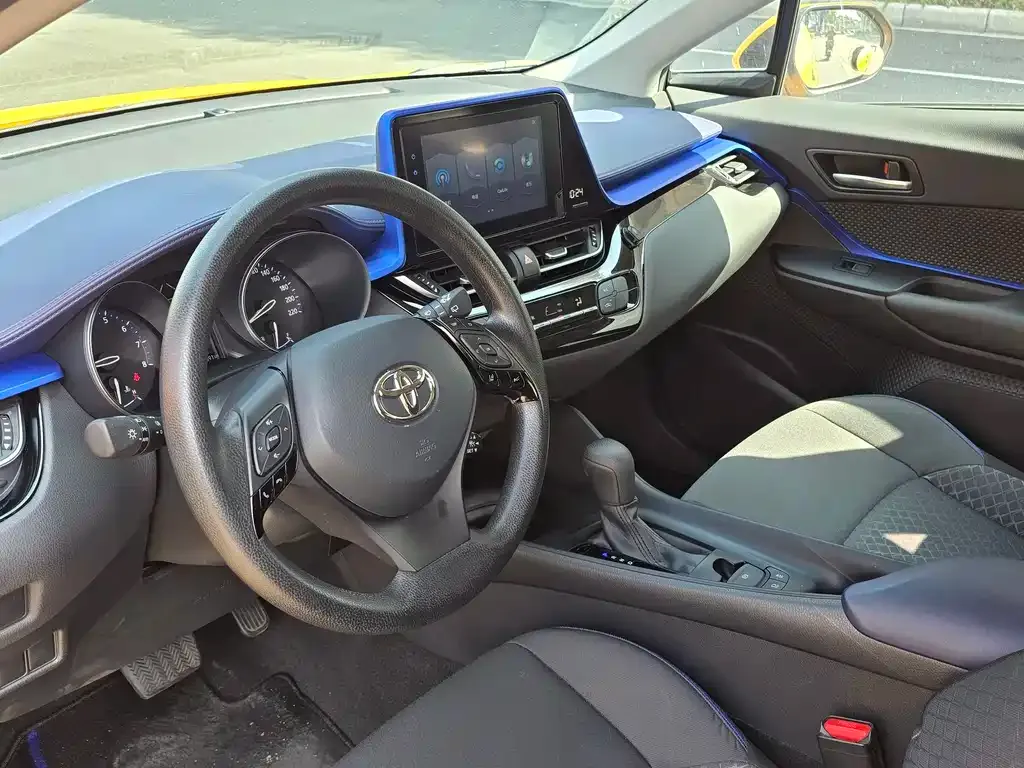 Toyota C-HR — фото 3