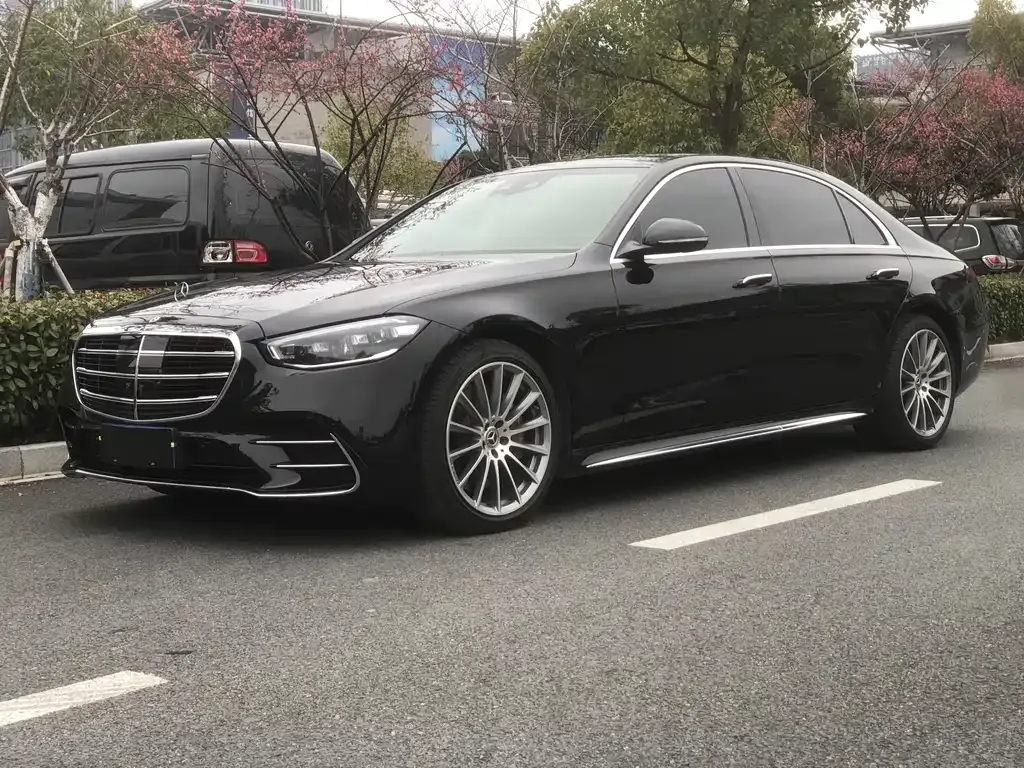 Mercedes-Benz S-Class — фото 1