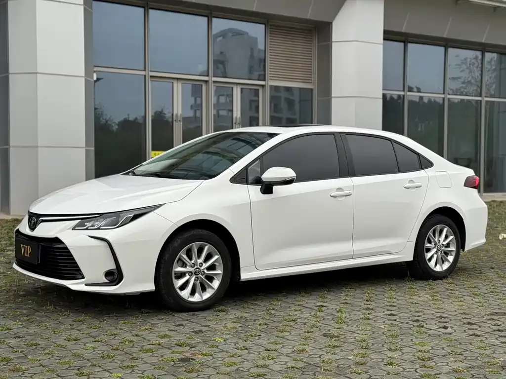 Toyota Corolla — фото 1