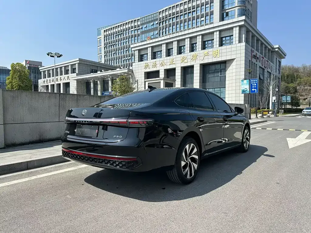 Volkswagen Passat — фото 4