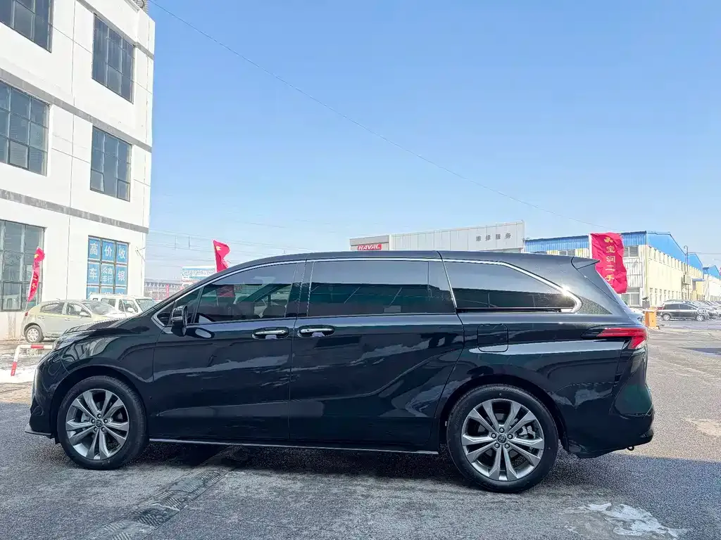 Toyota Sienna — фото 9