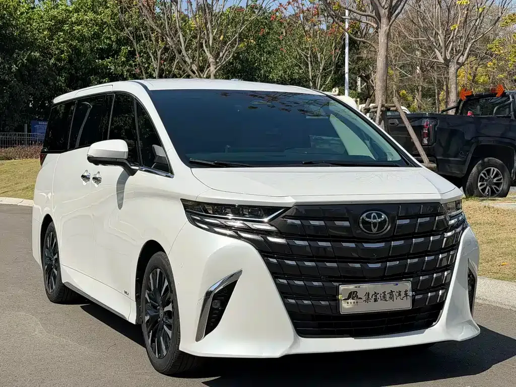 Toyota Alphard — фото 7