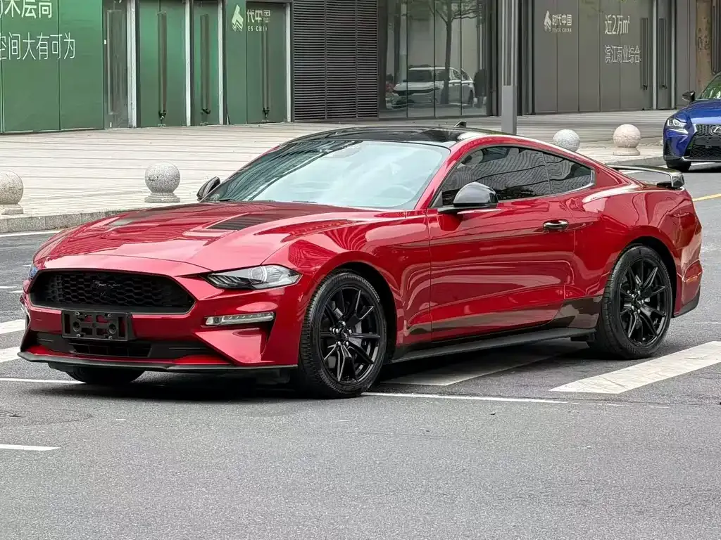 Ford Mustang — фото 1