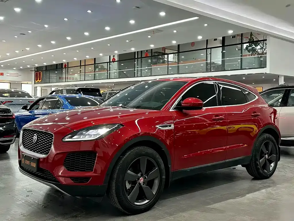 Jaguar E-PACE — фото 1
