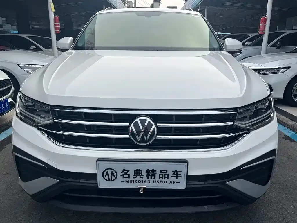 Volkswagen Tiguan L — фото 5