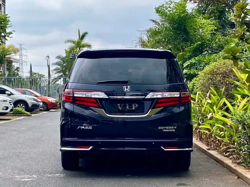 Honda Odyssey — фото 10