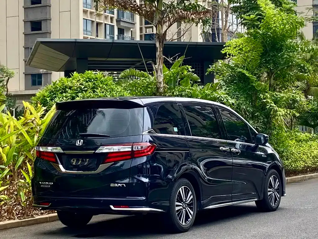 Honda Odyssey — фото 4