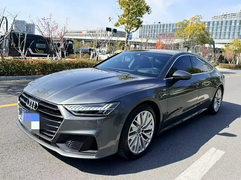 Audi A7 — фото 1