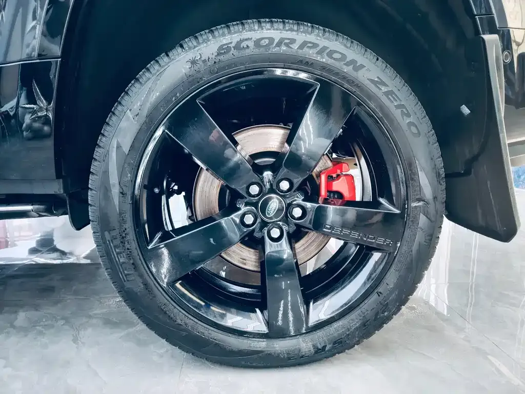 Land Rover Defender — фото 10