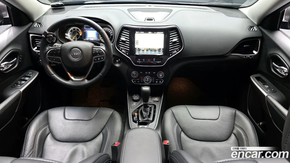 Jeep Cherokee — фото 10