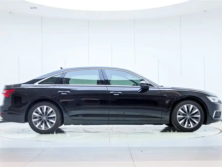 Audi A6L — фото 5