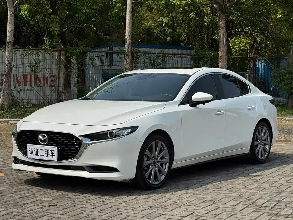 Mazda 3 Axela — фото 1