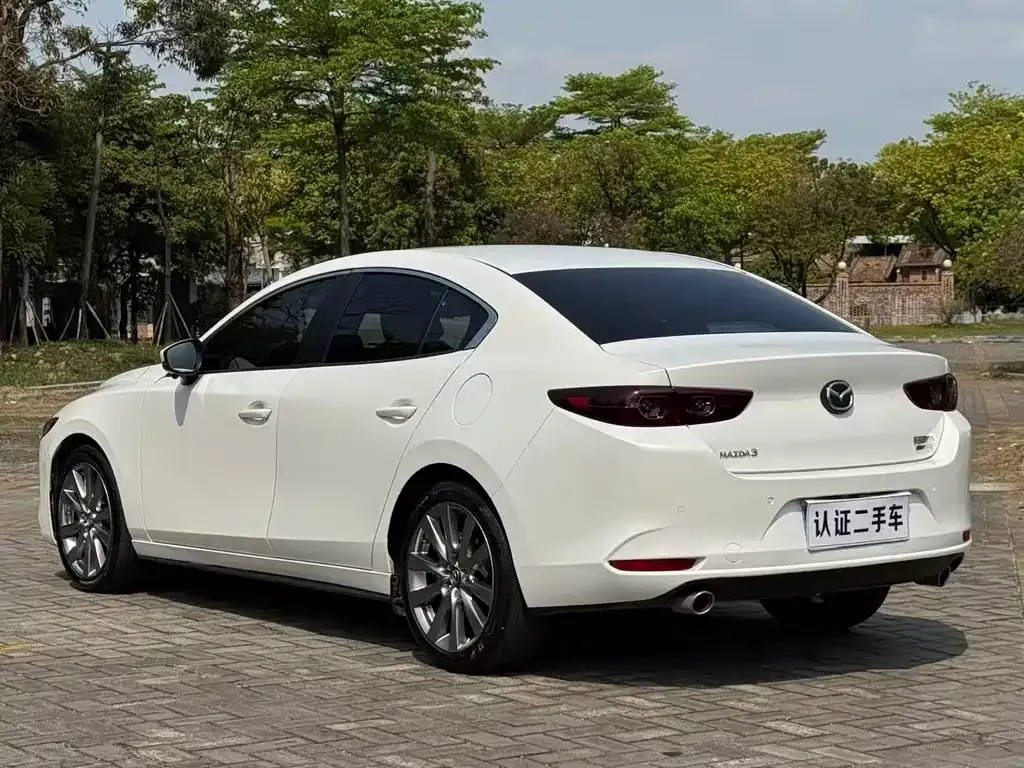 Mazda 3 Axela — фото 9