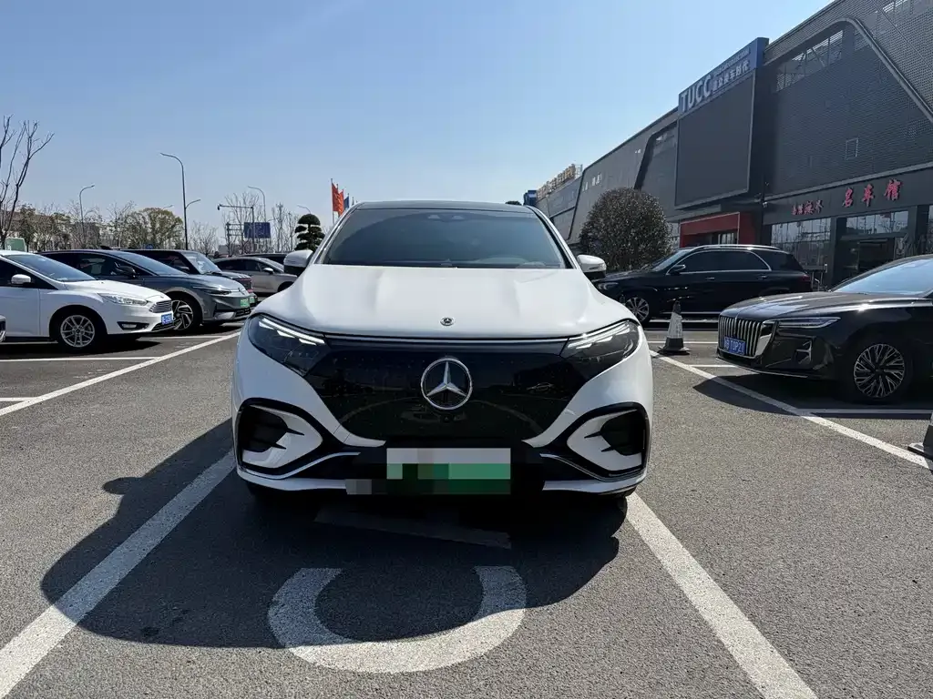 Mercedes-Benz EQS SUV — фото 8