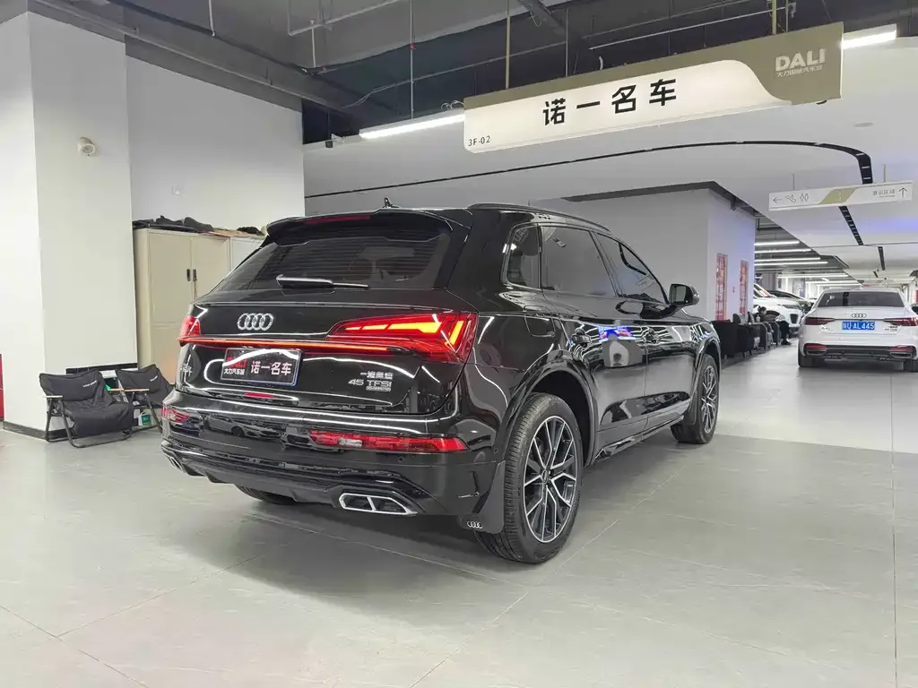 Audi Q5L — фото 2
