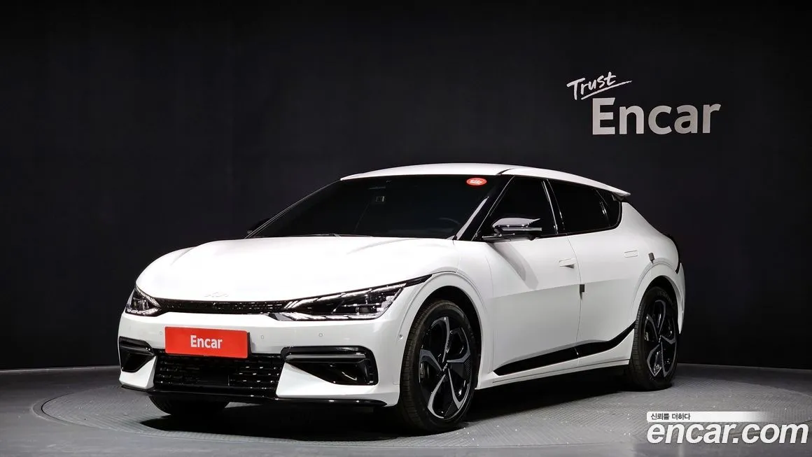 Kia EV6 — фото 1
