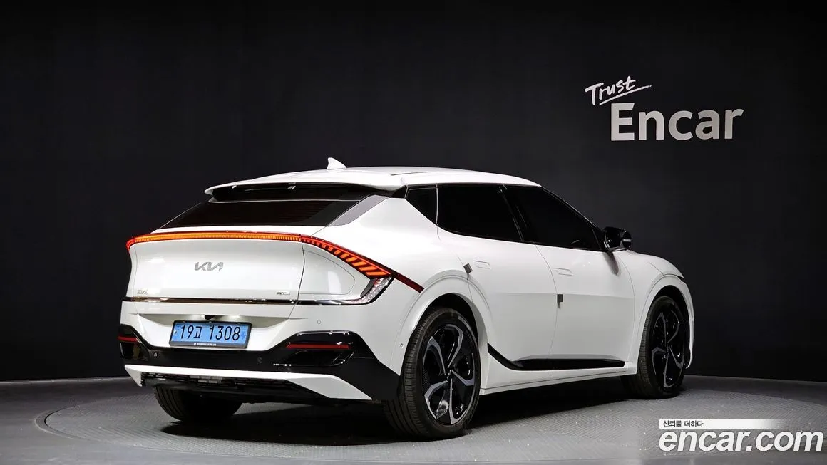 Kia EV6 — фото 10