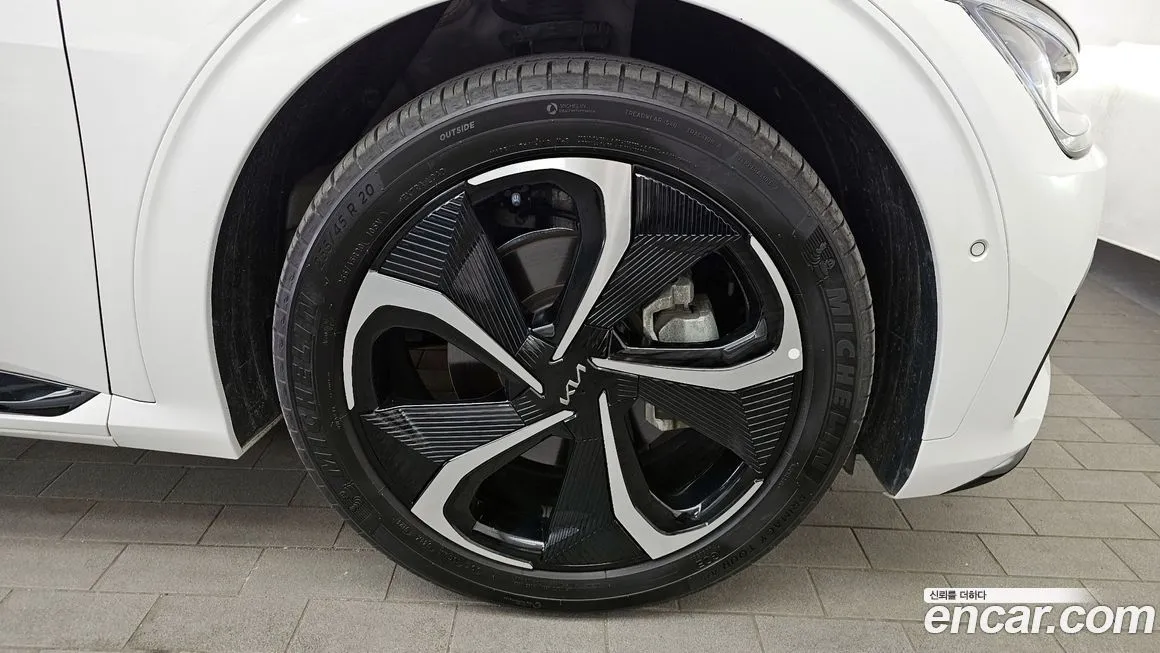 Kia EV6 — фото 6