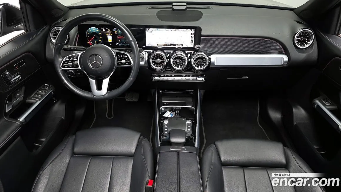 Mercedes-Benz GLB-Class — фото 10