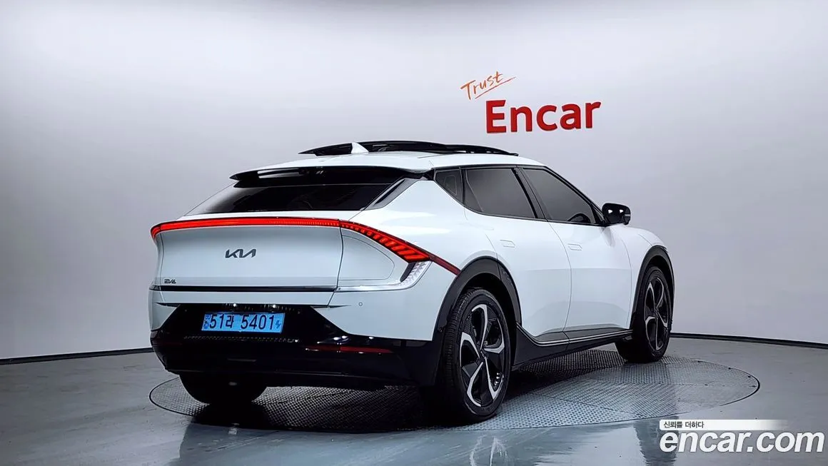 Kia EV6 — фото 8