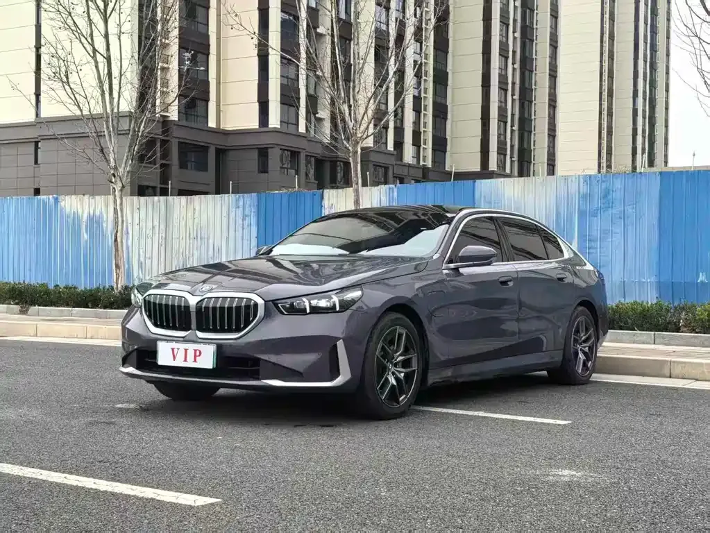 BMW i5 — фото 1
