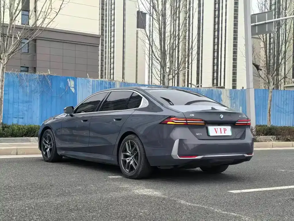 BMW i5 — фото 9