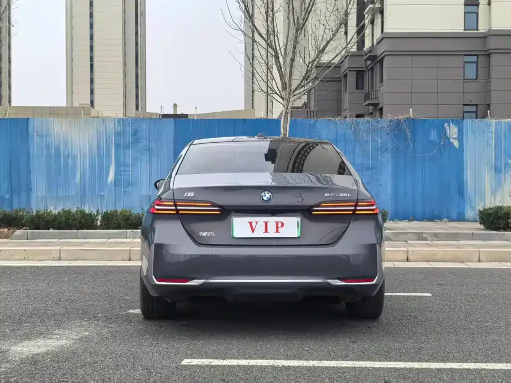 BMW i5 — фото 3