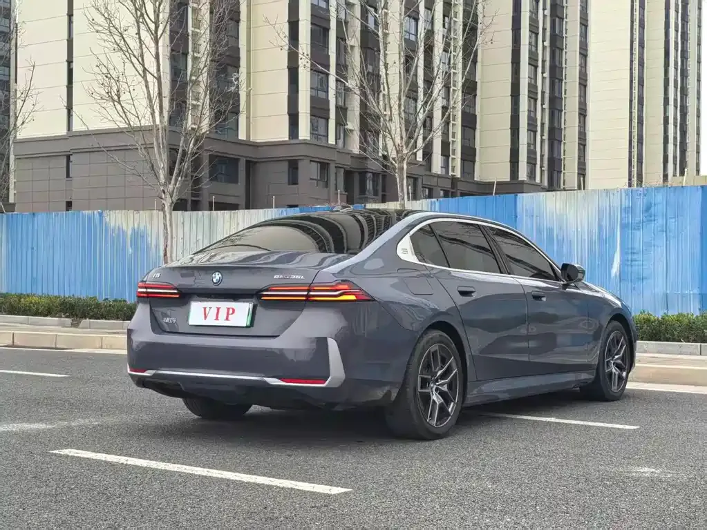 BMW i5 — фото 5