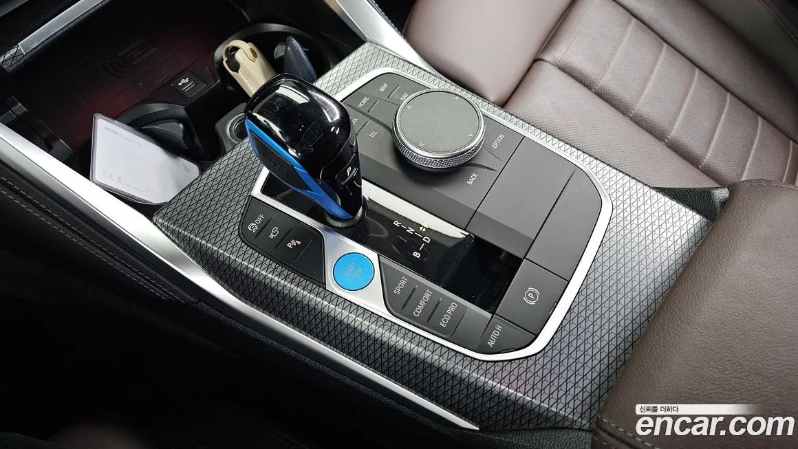 BMW i4 — фото 10
