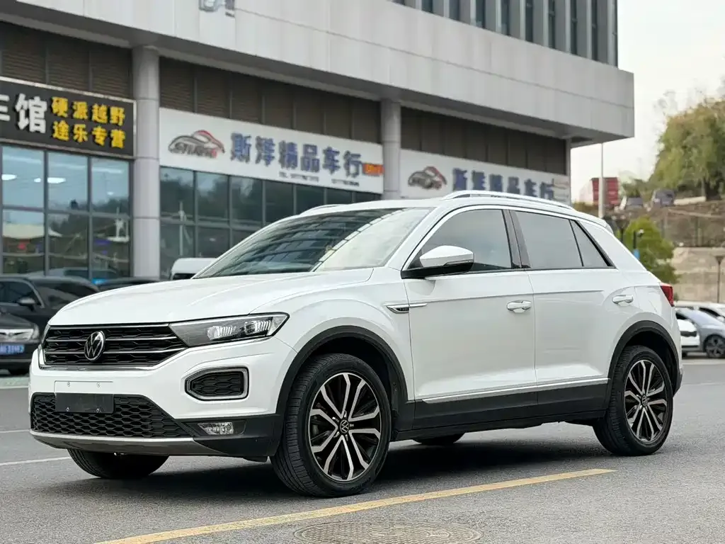 Volkswagen T-Roc — фото 1