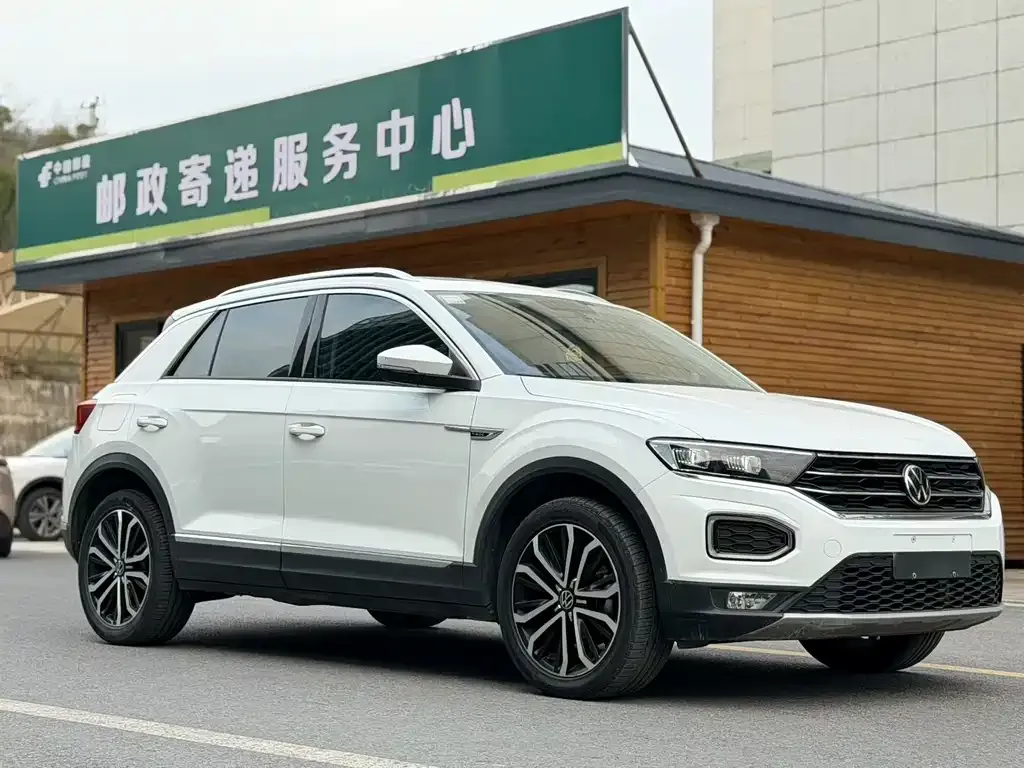 Volkswagen T-Roc — фото 6