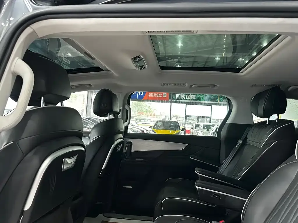 Roewe iMAX8 — фото 4
