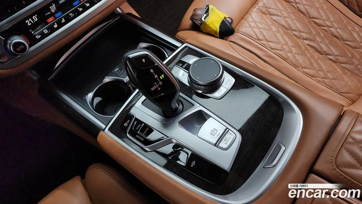 BMW 7-Series — фото 10