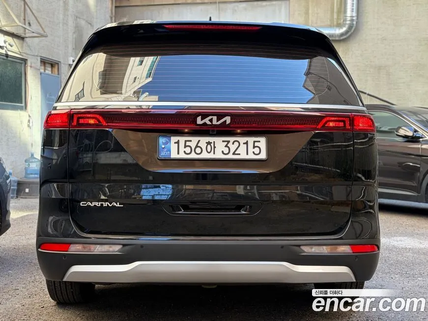 Kia Carnival — фото 10