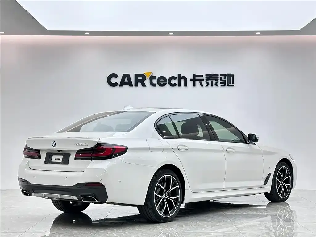 BMW 5 Series — фото 9