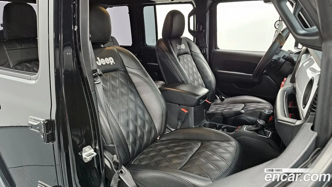Jeep Wrangler — фото 6