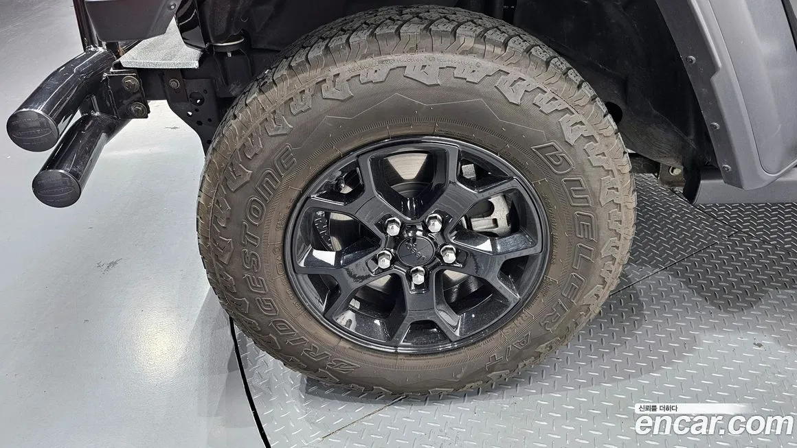 Jeep Wrangler — фото 8