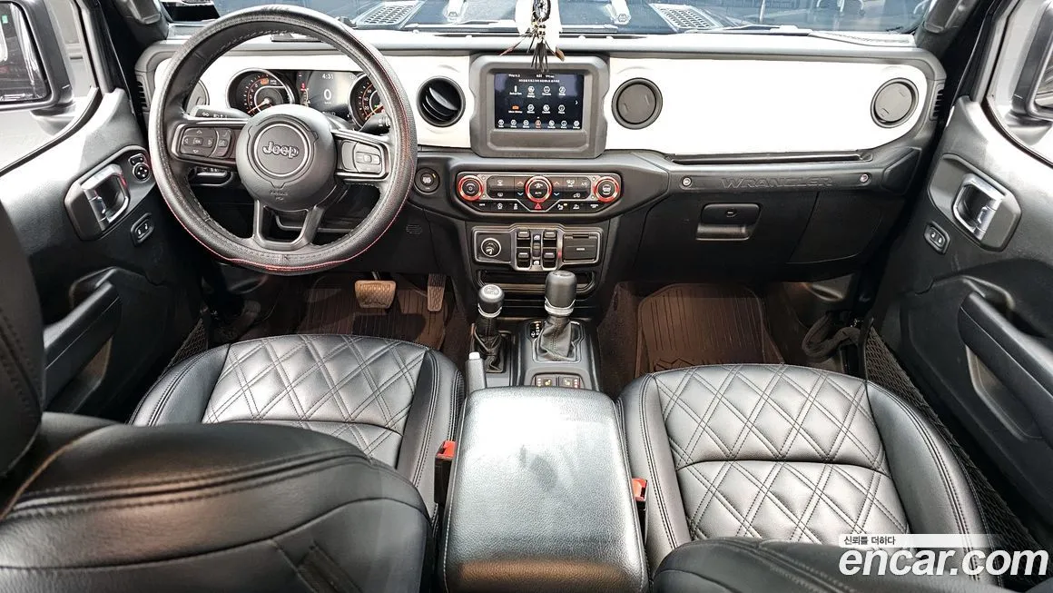 Jeep Wrangler — фото 10