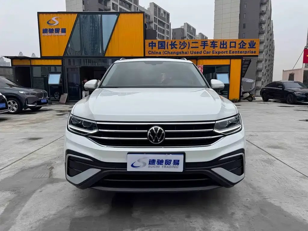 Volkswagen Tiguan L — фото 3