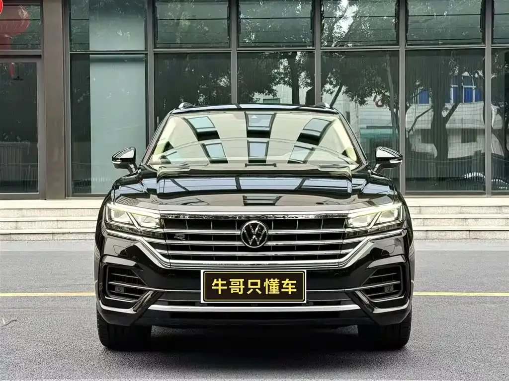 Volkswagen Touareg — фото 6