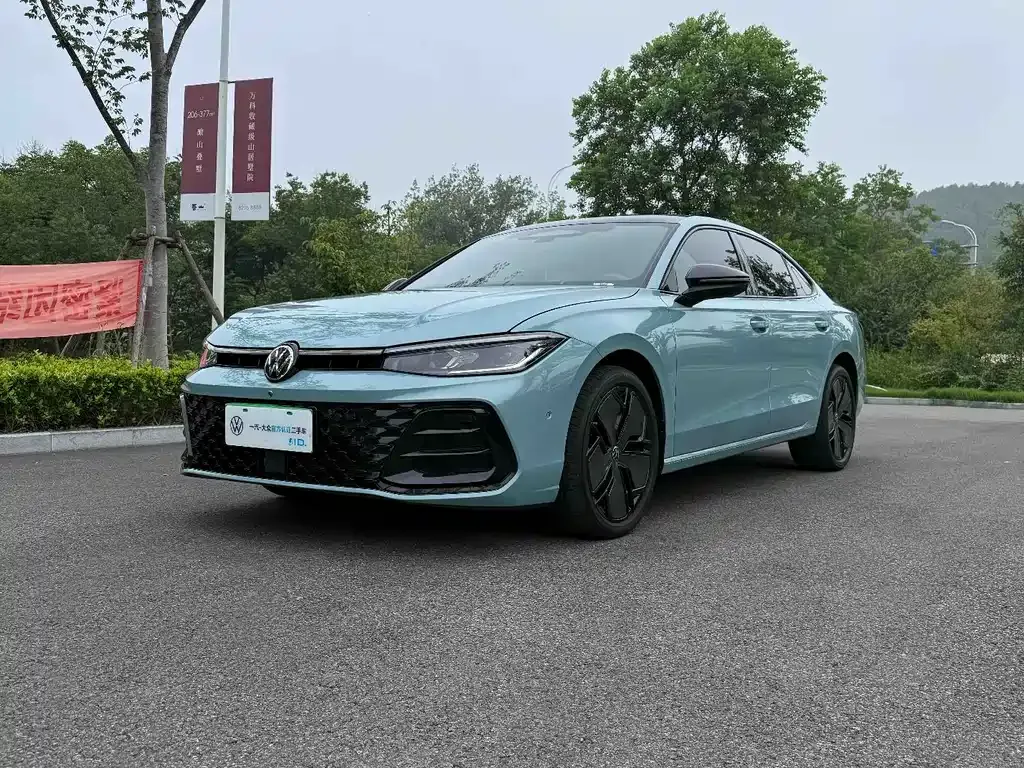 Volkswagen Passat — фото 1