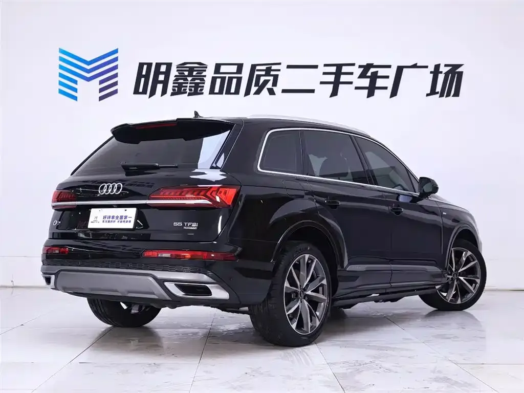 Audi Q7 — фото 10