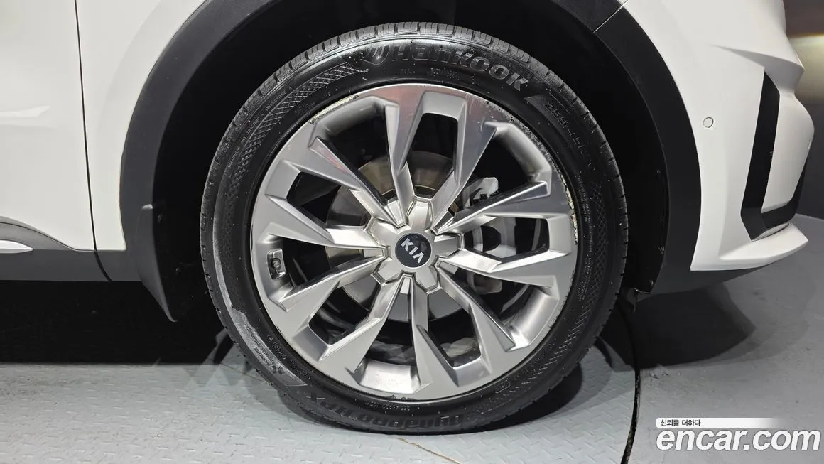 Kia Sorento — фото 9
