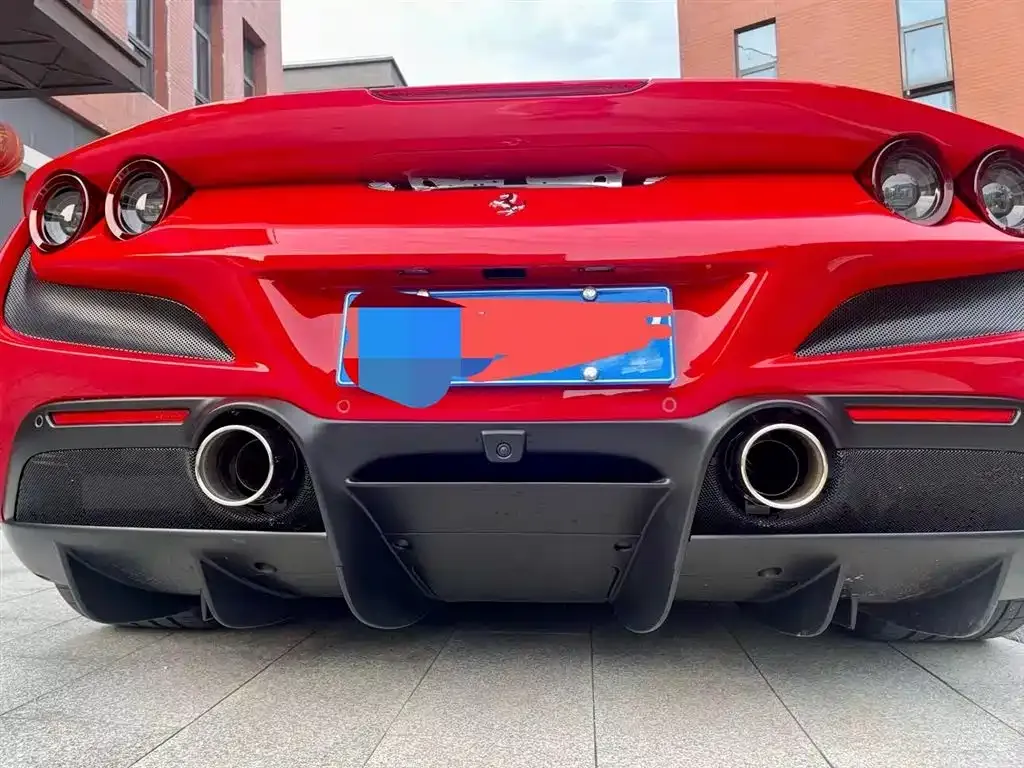 Ferrari F8 — фото 9